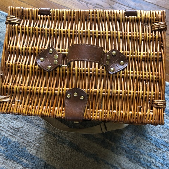 Vintage picnic basket/hamper—fully stocked! - Picture 4 of 8